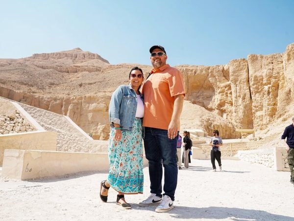 A-wonderful-picture-of-the-couple-in-front-of-the-Valley-of-the-Kings-outside.