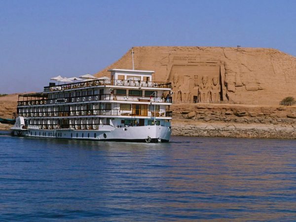 eugenie-crucero-por-el-lago-nasser-1